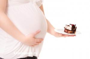 Можно ли мучное и сладкое беременным